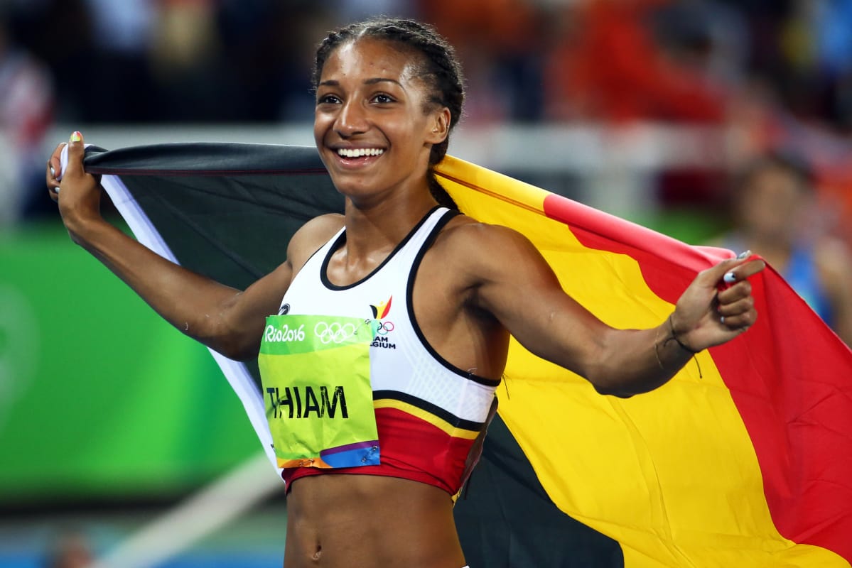 Nafissatou Thiam juhlii olympiakultaa Rion olympialaisten seitsenottelussa.
