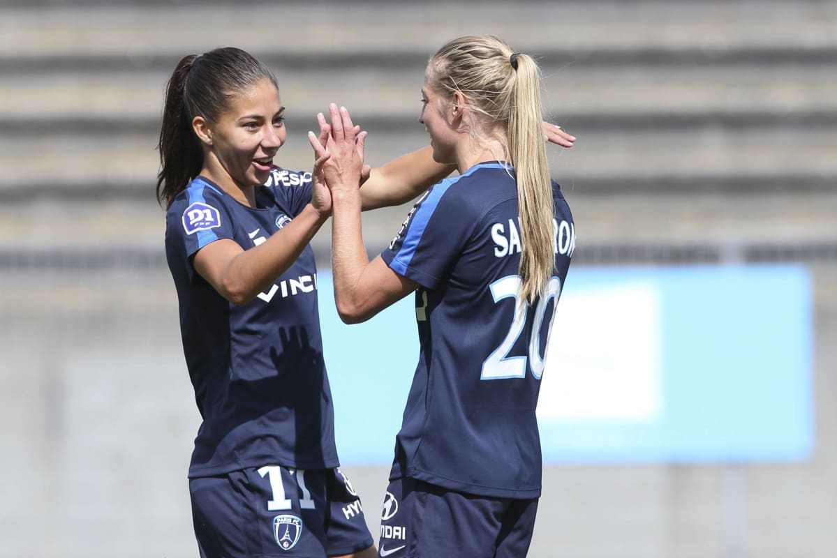 Clara Mateo ja Linda Sällström, Paris FC
