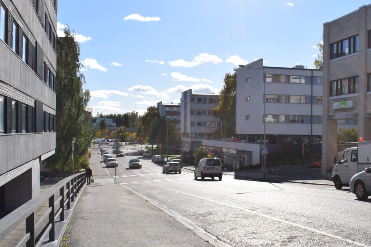 Porrassalmenkadun alkupää 2018 pohjoisen suunnasta kuvattuna.