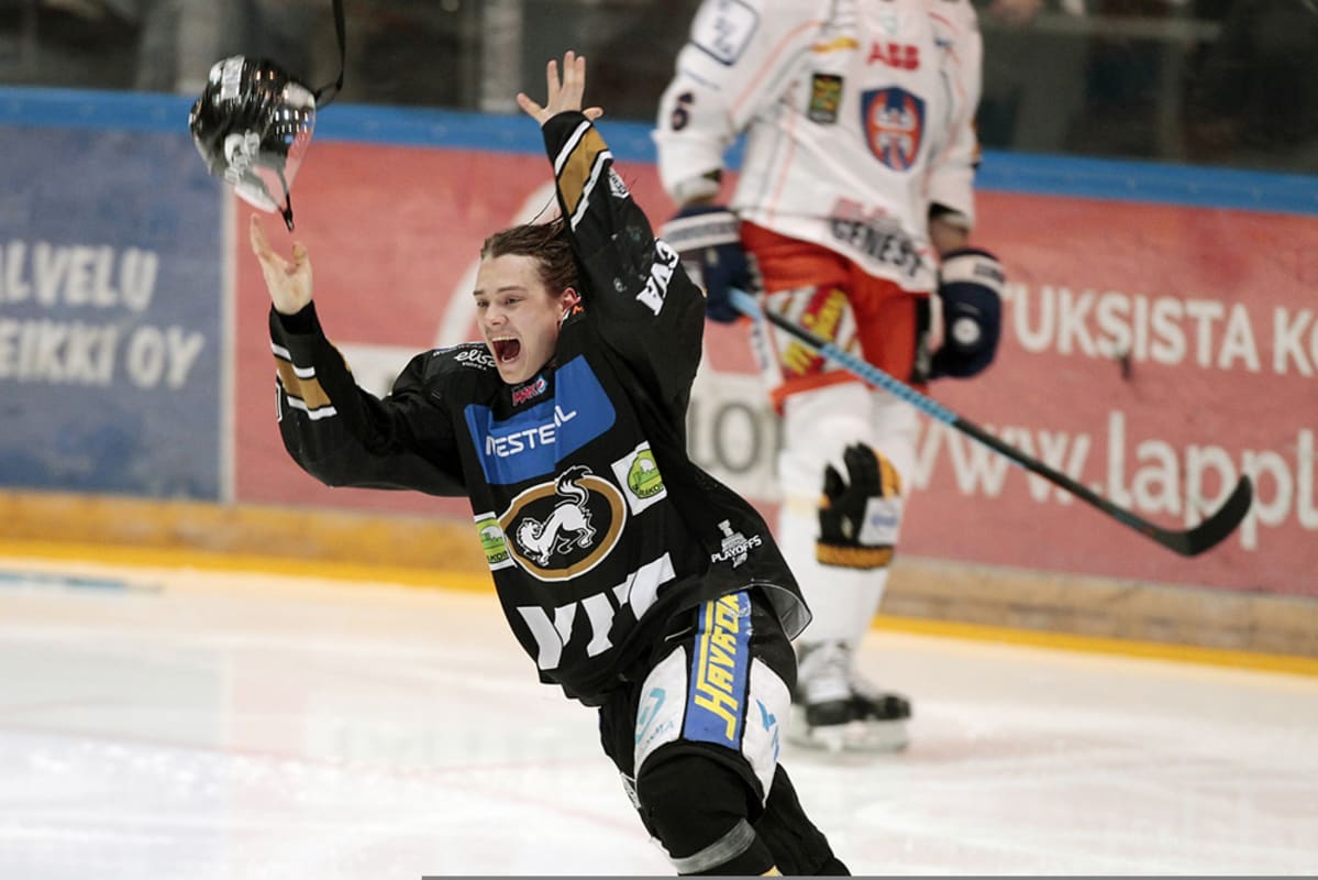 Tästä Sebastian Aho muistetaan: Suomen mestaruuden varmistaneesta maalista.