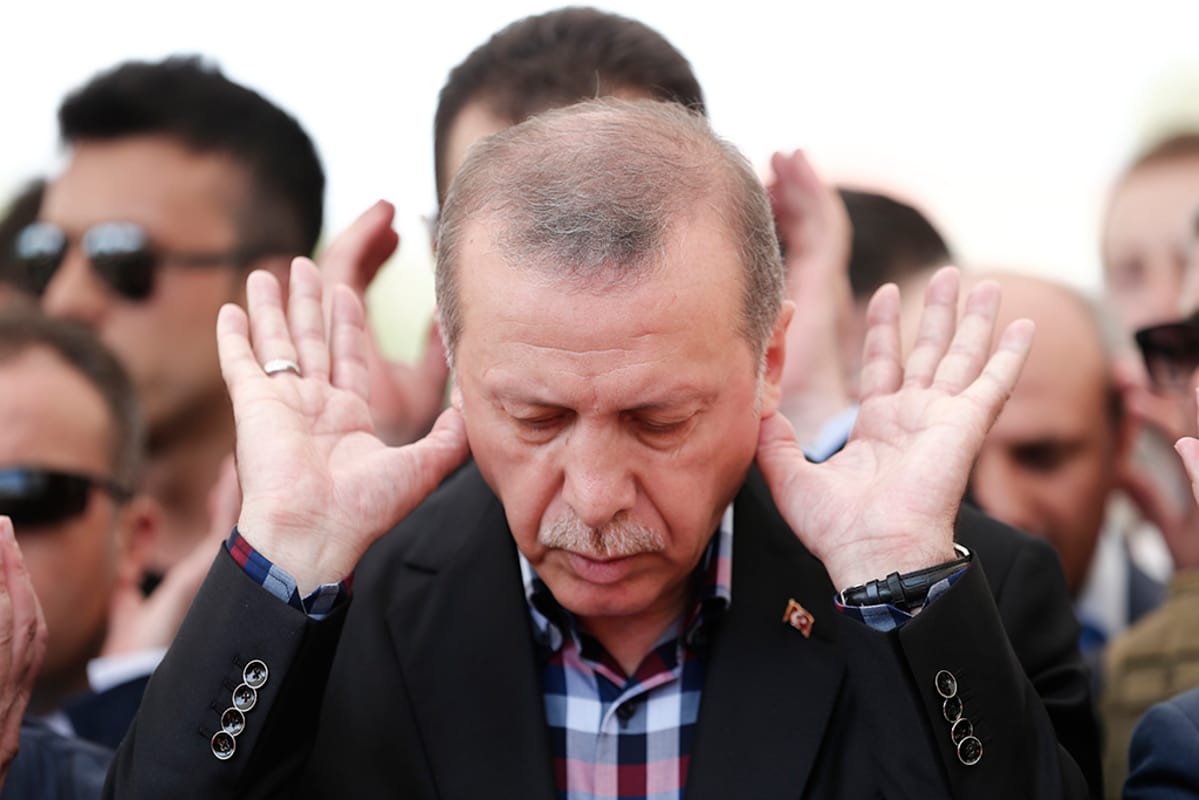 Turkin presidentti Recep Tayyip Erdoğan hautajaisissa.