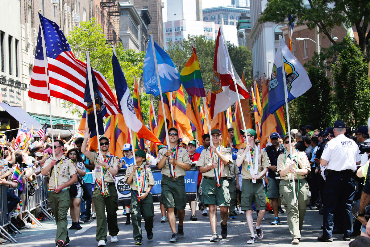 Boy Scouts of America -järjestö osallistui Gay Pride -marssiin New Yorkissa 26. kesäkuuta 2016.