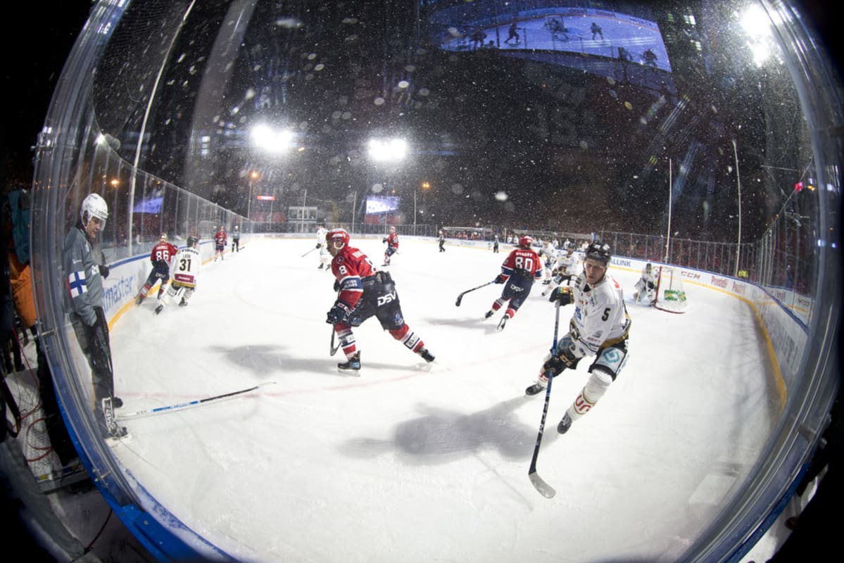 HIFK ja Kärpät Kaisaniemen kaukalossa