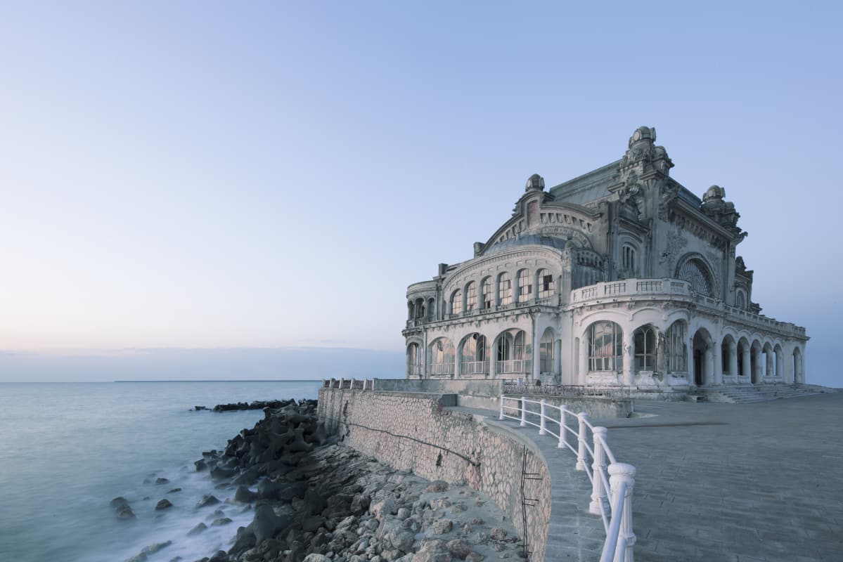 Entinen kasino Constanțassa Romaniassa.