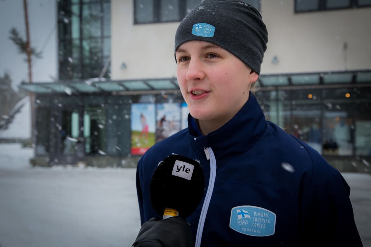 Jenniina Nylund tavoittelee jääkiekosta uraa.