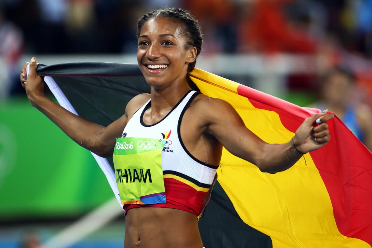 Nafissatou Thiam juhlii olympiakultaa Rion olympialaisten seitsenottelussa.