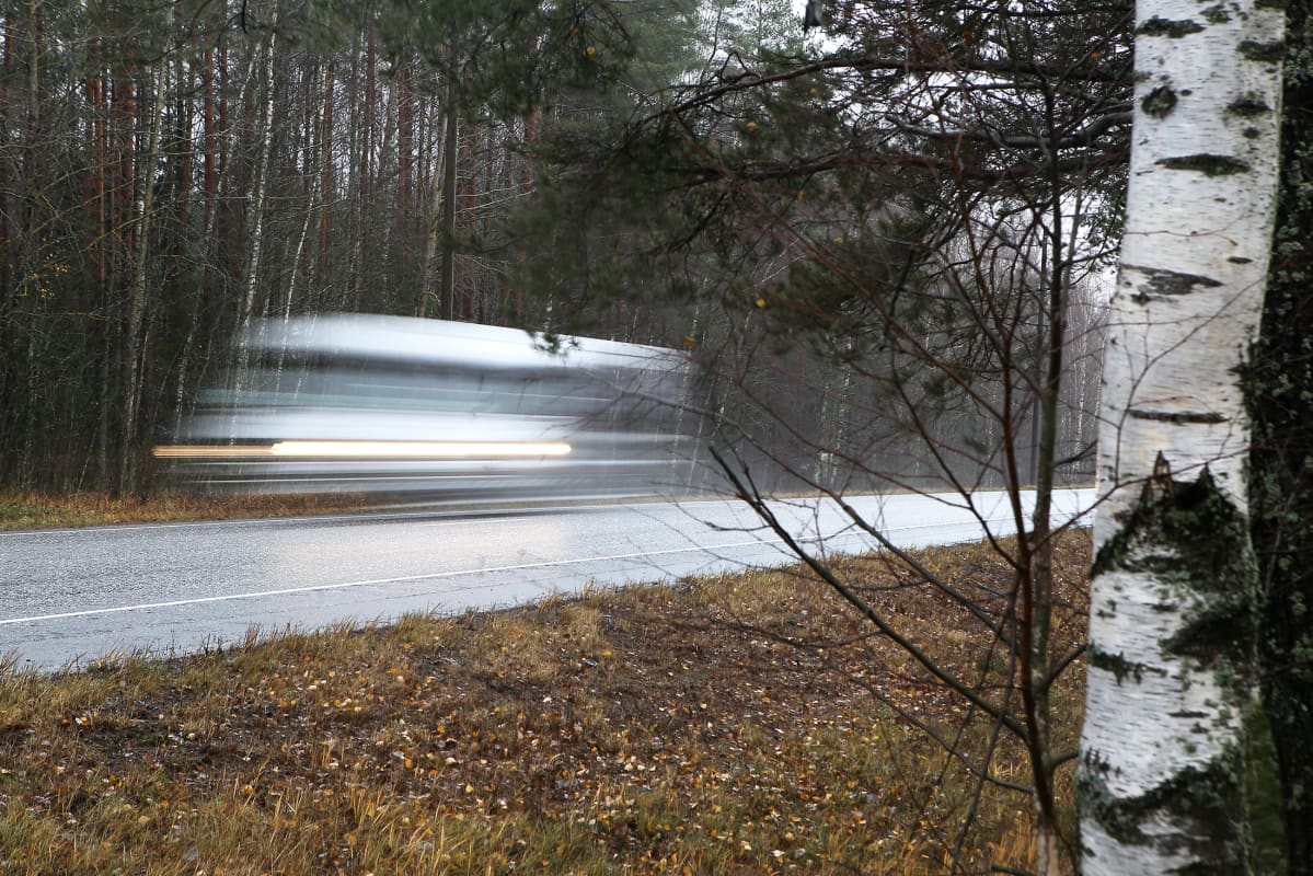 Liikennettä Kasitiellä.