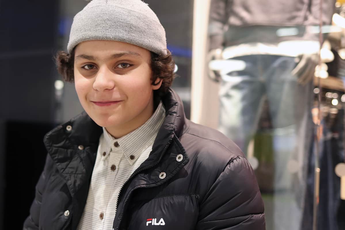 Muhoslainen Miro Cevirel, 13, on kuullut Oulun seksuaalirikosepäilyistä isältään.