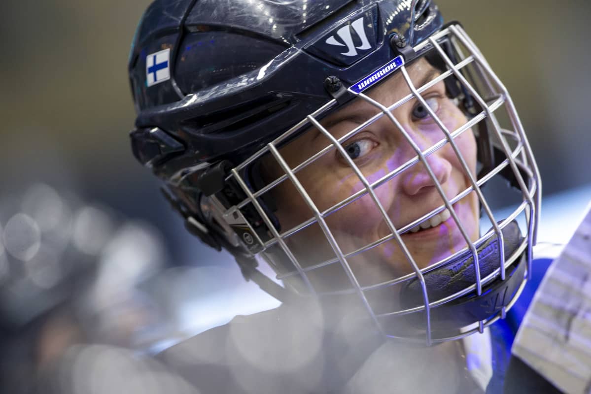 Venla Hovi, Leijonat