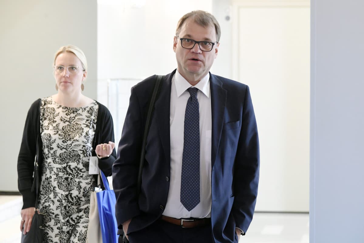 Juha Sipilä saapuu eduskuntaryhmän kokoukseen eduskunnassa Helsingissä 21. toukokuuta.