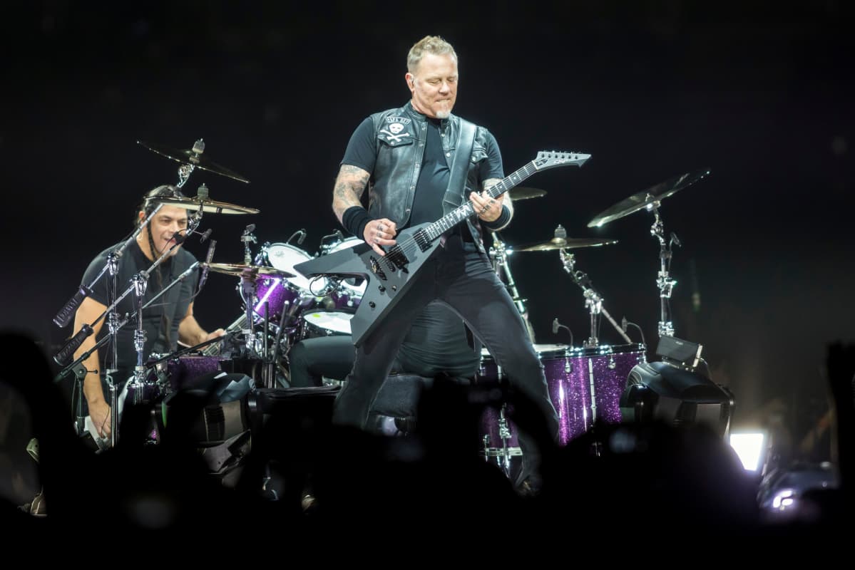 Valokuva Metallicasta esiintymässä