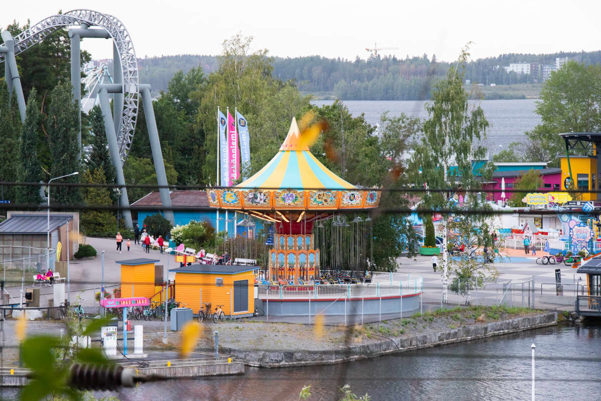 Karuselli Särkänniemessä