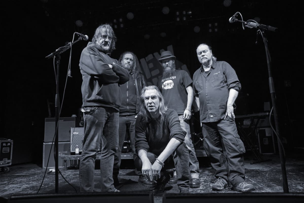New Model army -bändi poseeraa