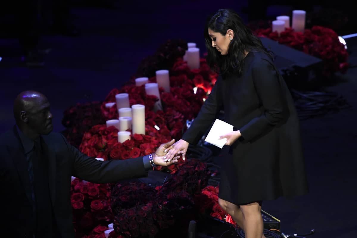 Myös Vanessa Bryant piti puheen Bryantin muistotilaisuudessa.