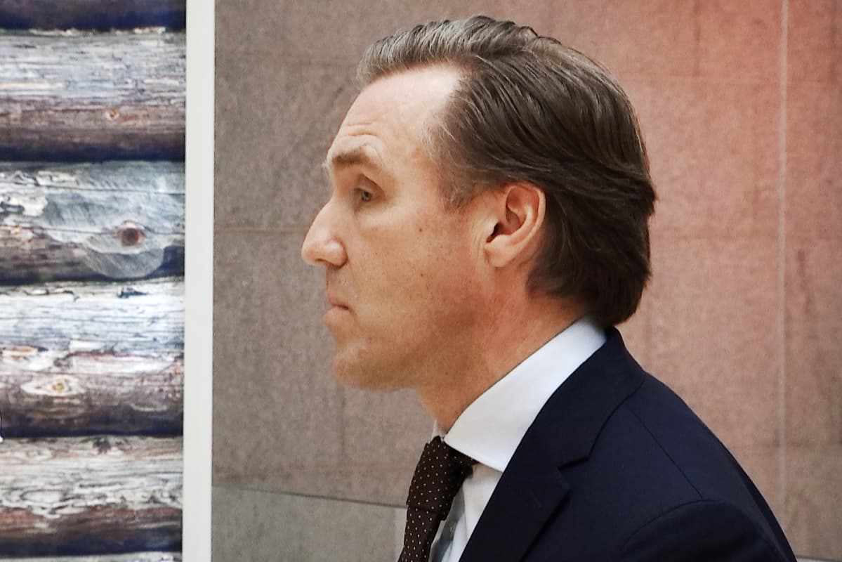 Seniorianalyytikko Kimmo Stenvall.