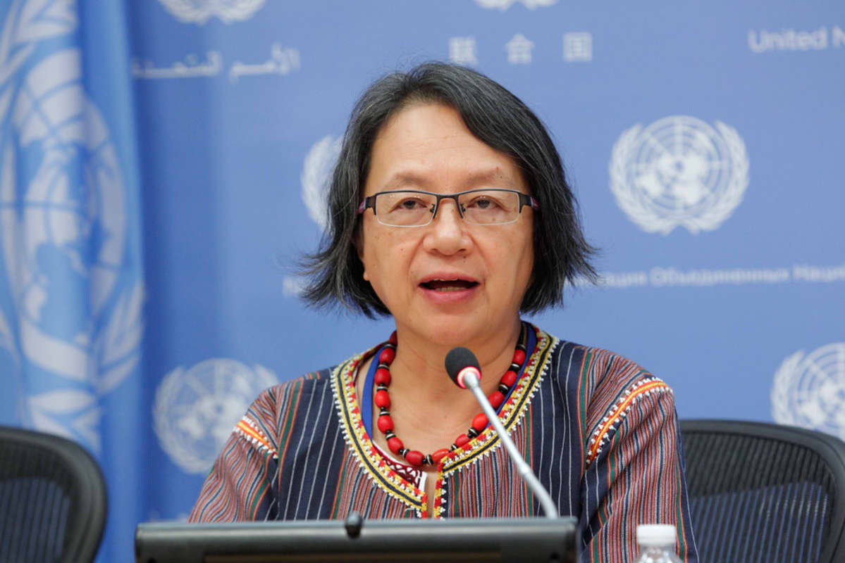 Eamiálbmotvuoigatvuođaid erenoamášraporterejeaddji Victoria Tauli-Corpuz igorot-álbmogis Filippiinnain.