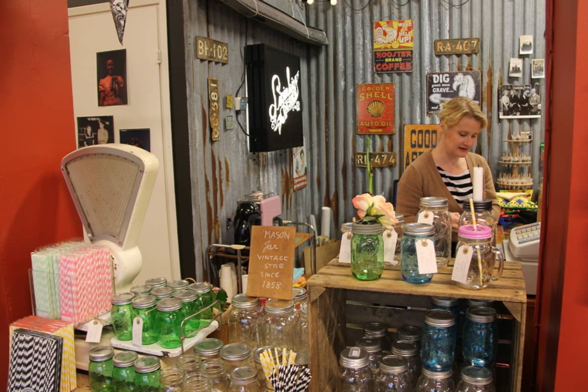 Livinki design-liikkeen yrittäjä Heidi Kaljunen