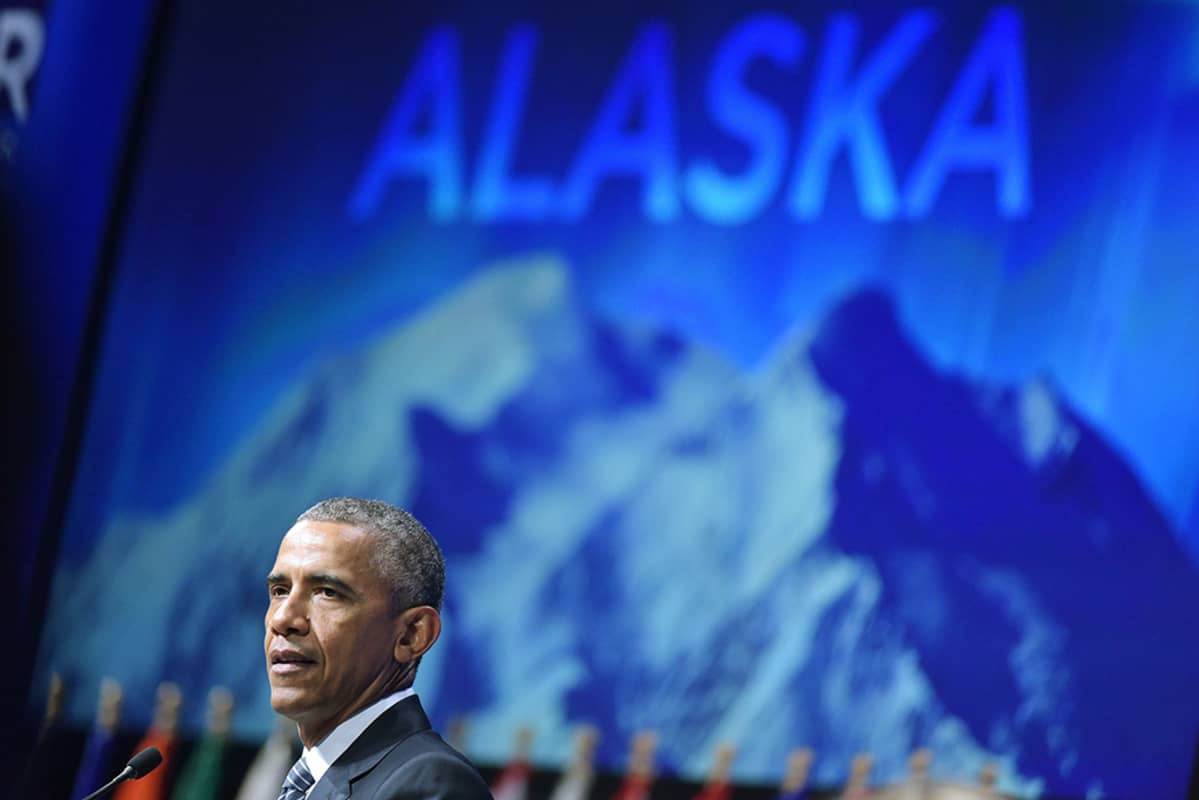 Barack Obama puhuu Glacier-kokouksessa Alaskassa.
