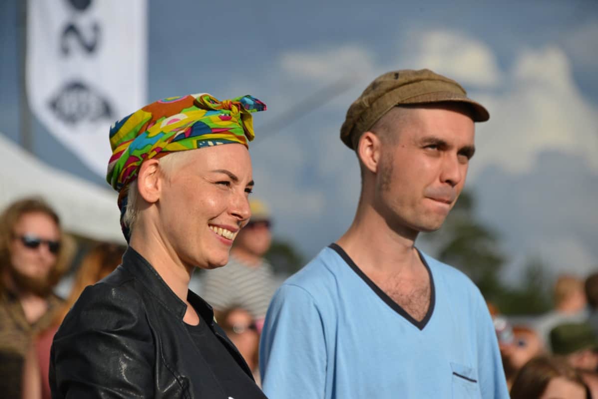 Kirjailijat Laura Lindstedt ja Antti Nylén