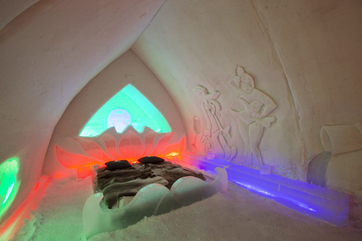 Arctic Snow Hotel lumihotellin sviitti.