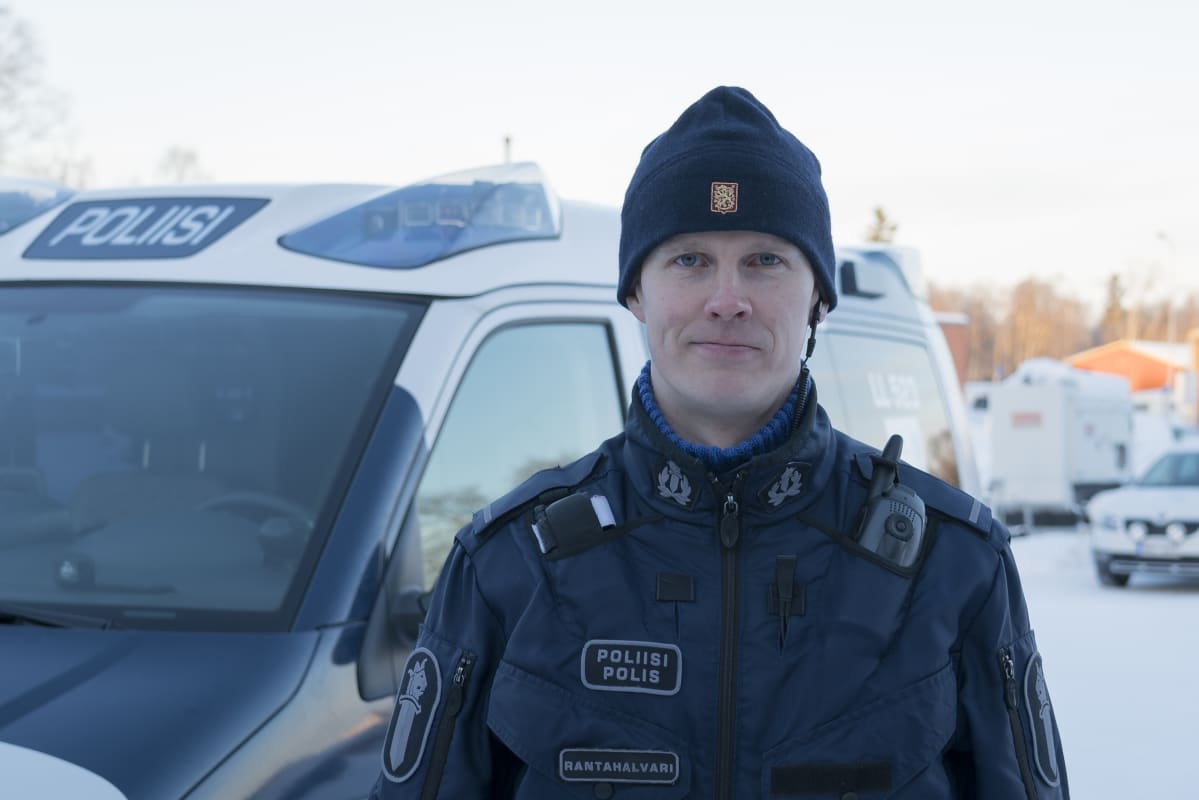 Iikka Rantahalvari boarrasut konstabel, Anára boles