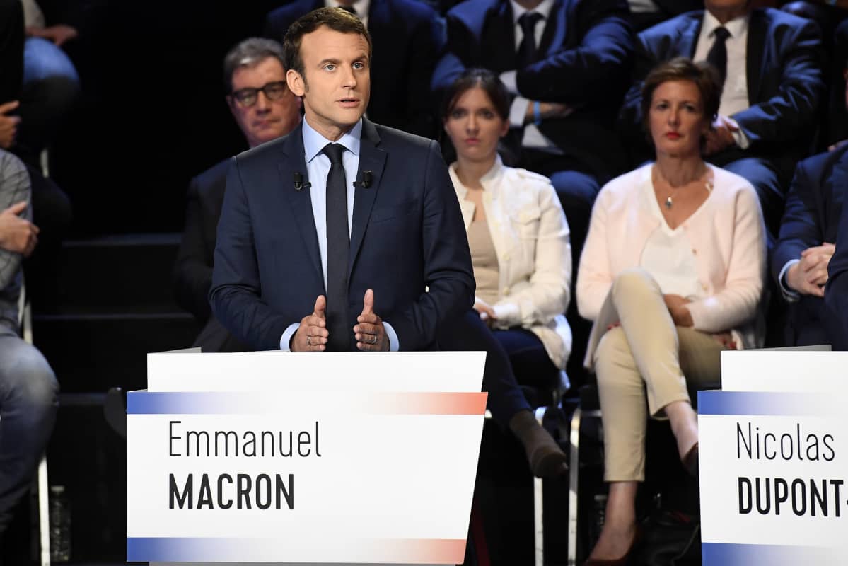 Ranskan presidenttiehdokas Emmanuel Macron puhui Ranskan televisiossa järjestetyssä vaaliväittelyssä tiistaina 4.4.2017.