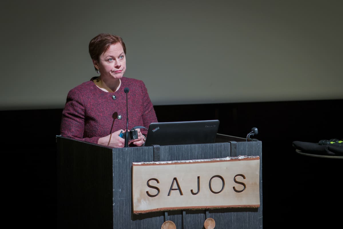 Paula Lehtomäki saamelaiskulttuurikeskus Sajoksessa Inarissa