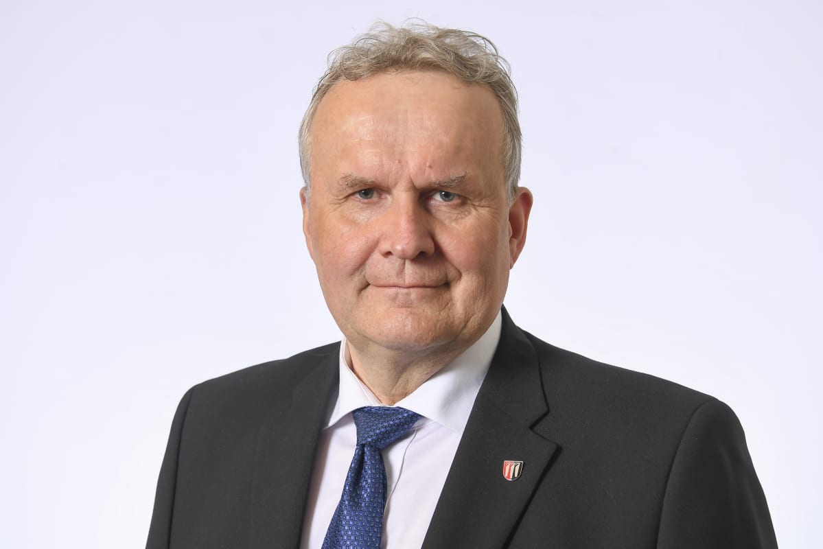 Kansanedustaja Hannu Hoskonen, Suomen Keskusta.