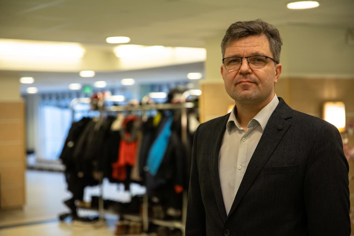 Petäjäveden lukion rehtori Ville Metsäpelto.