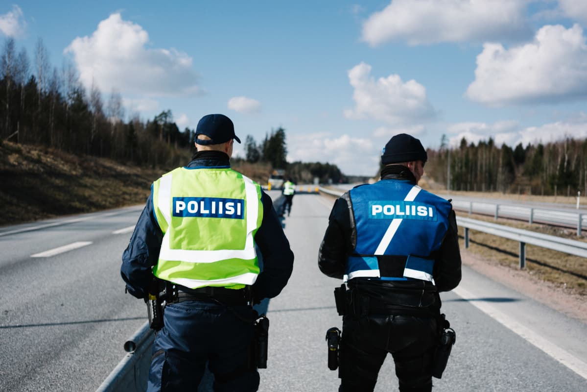 poliisin tiesulku ykköstie