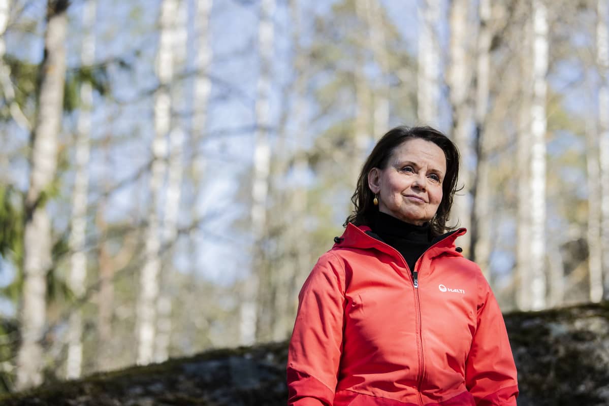 Kuvassa on Sosten erityisasiantuntija Päivi Nykyri.