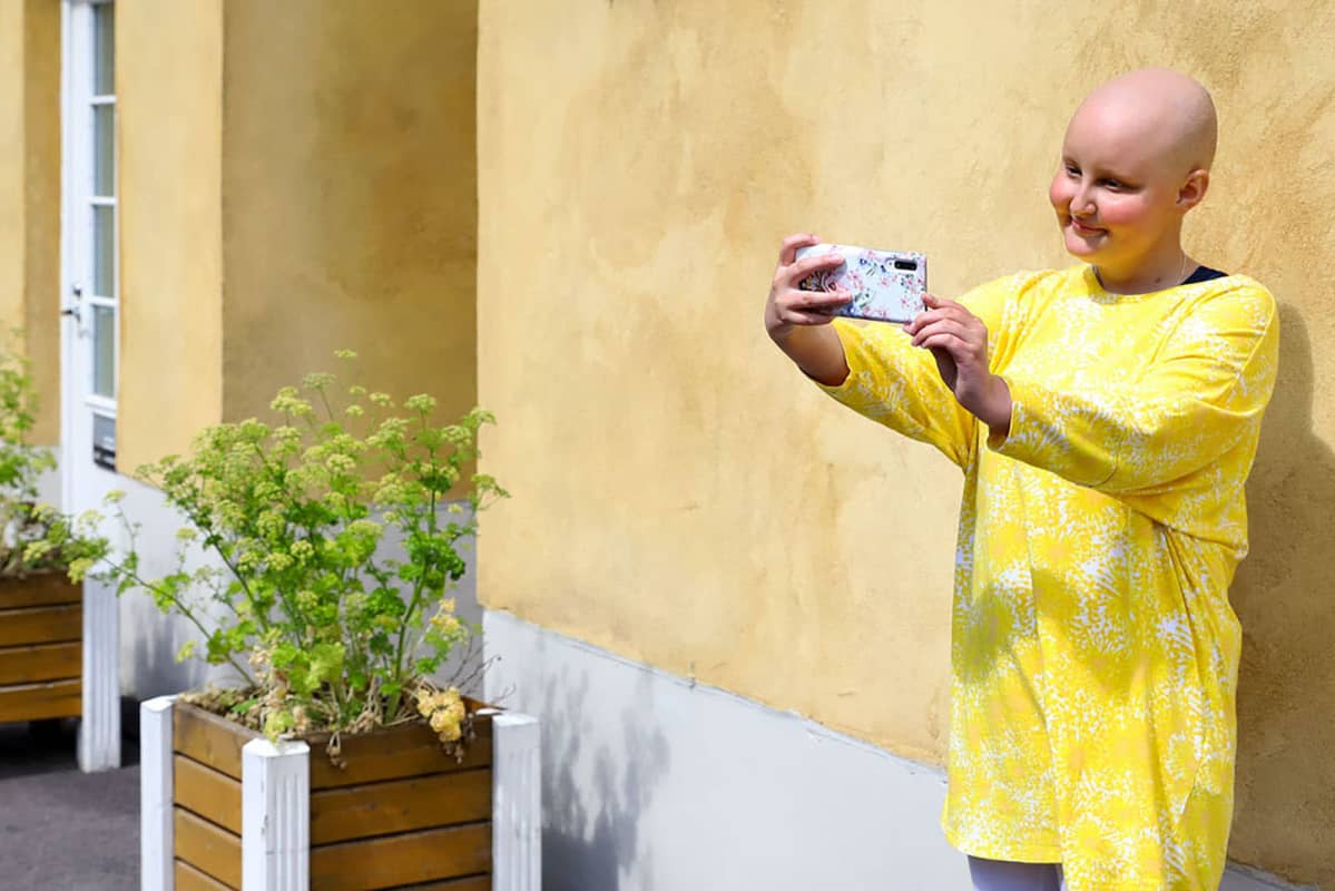 Maria Hakala vloggaa leukemiastaan lisätäkseen tietoisuutta sairaudesta.
