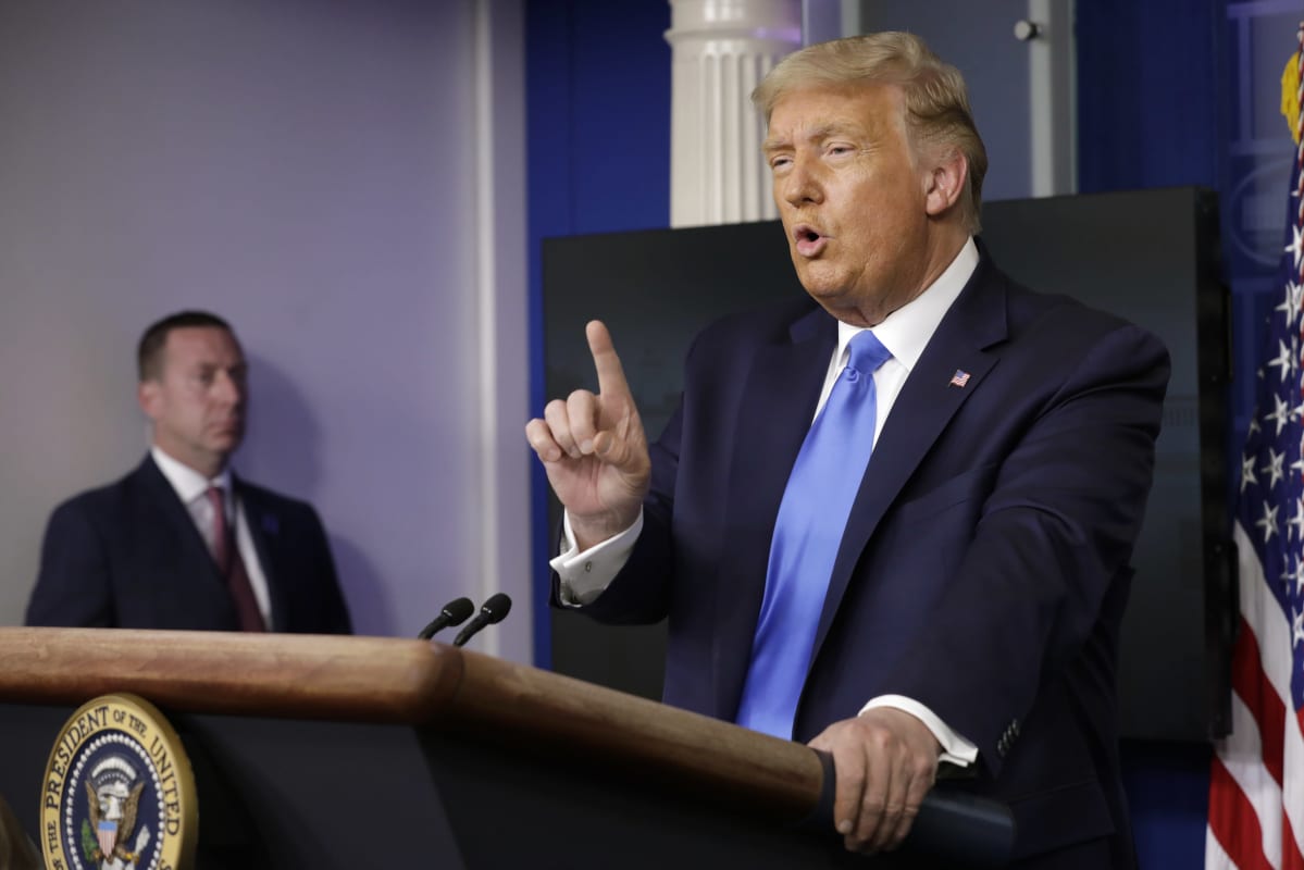 Yhdysvaltain presidentti Donald Trump lehdistötilaisuudesssa