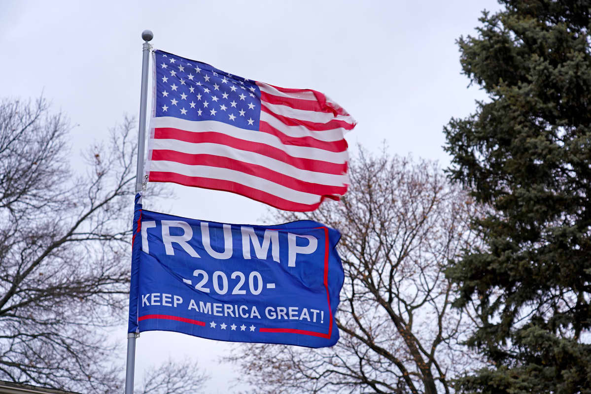 Trumpin kannattajan lippu Keep America Great