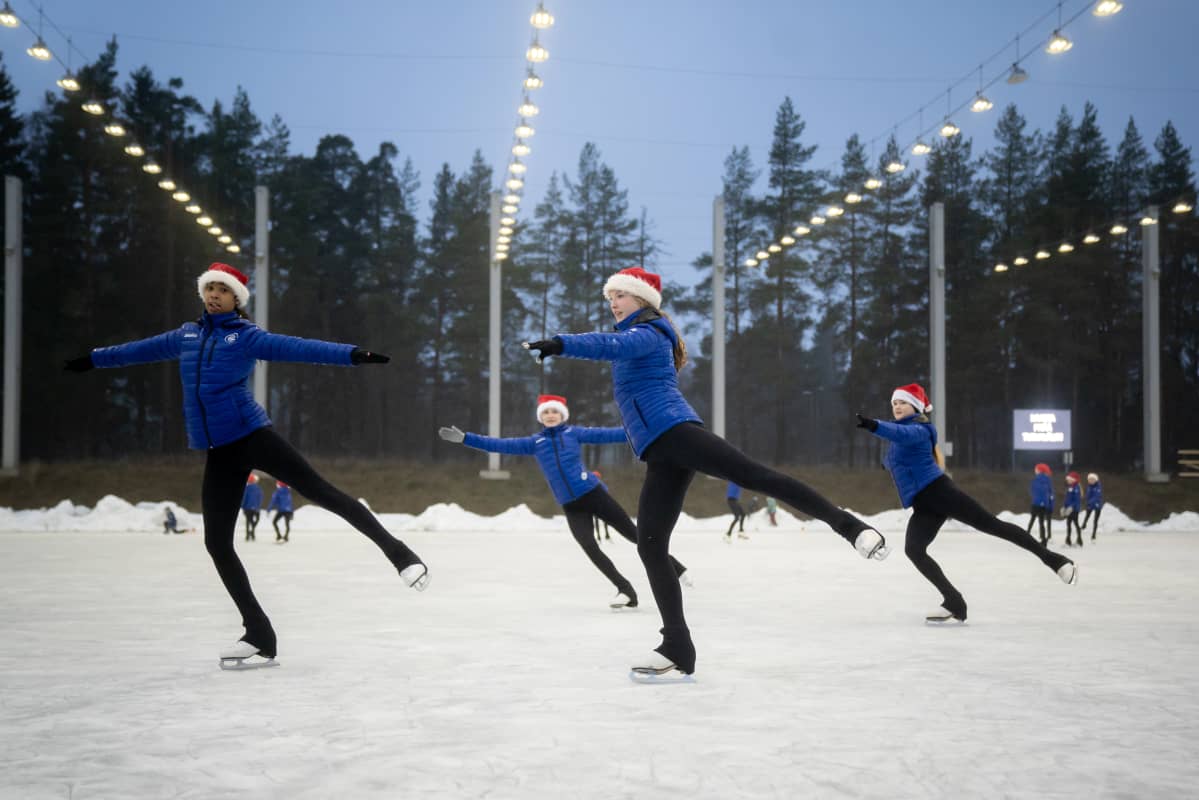 Jutta Kostama, Christina Smullen ja Nelli Parkko