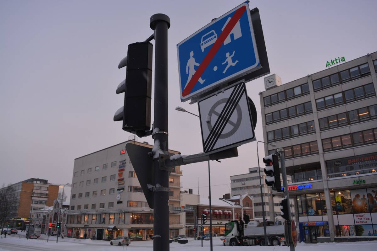 Keskustori ei ole leikkipaikka.