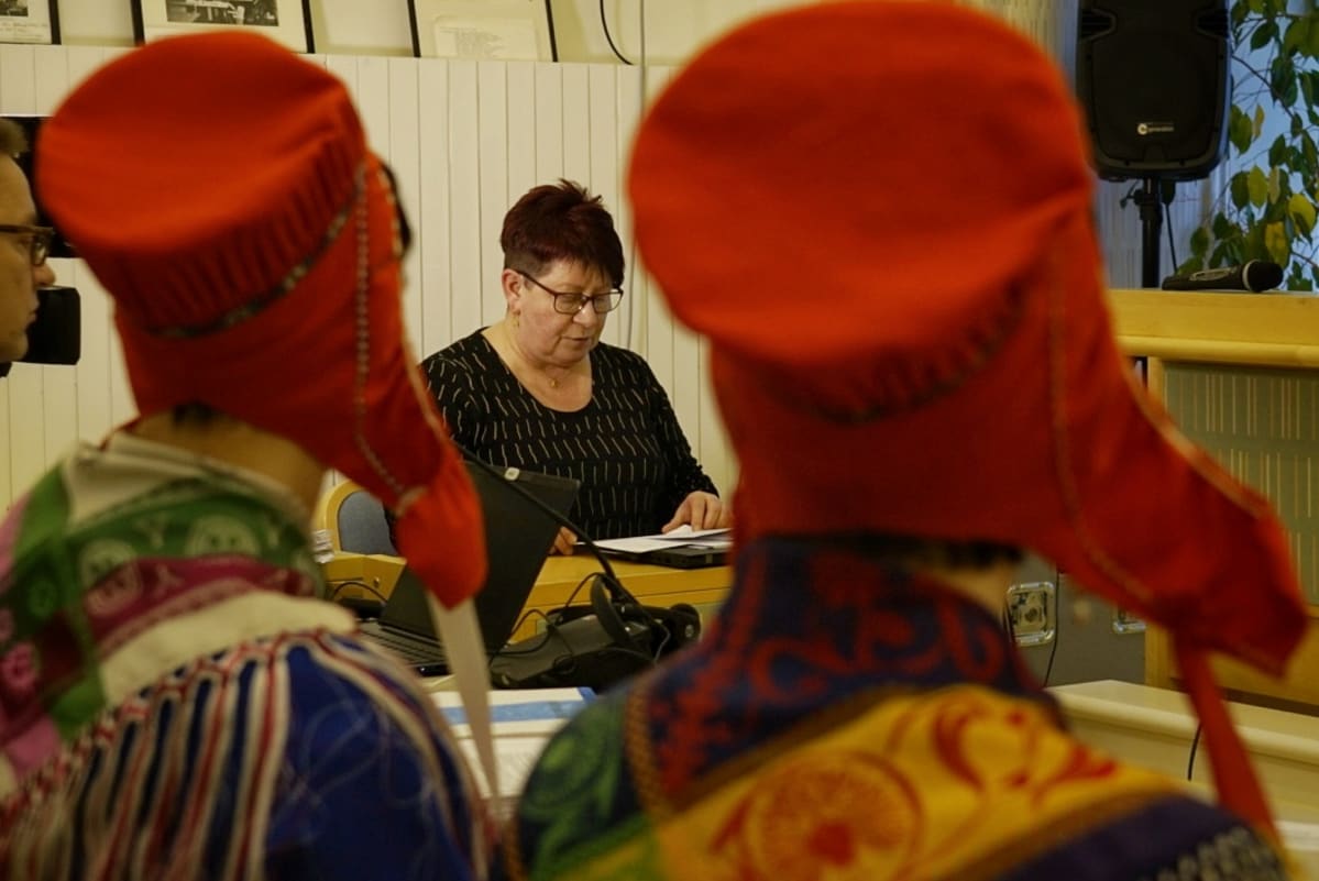 Kuva Tenon luvattoman pyynnin käräjistä Utsjoella 14.2.2019. Kuvassa kihlakunnansyyttäjä Anita Haapakoski.