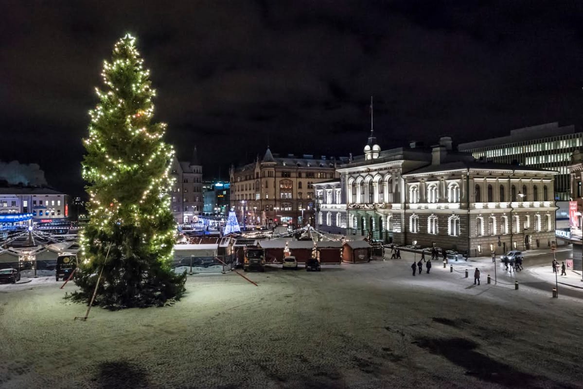 Joulukuusi Tampereen Keskustorilla