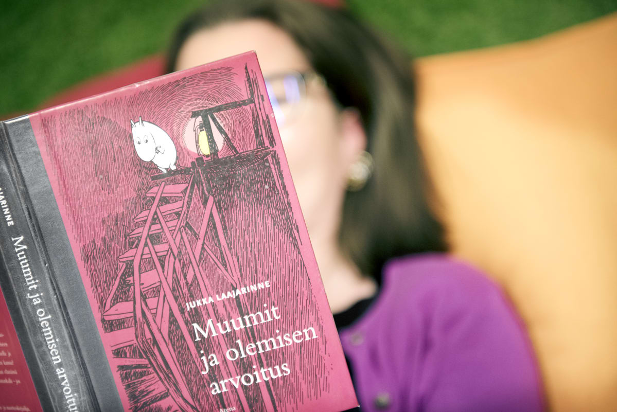 Muumit ja olemisen arvoitus -kirja.