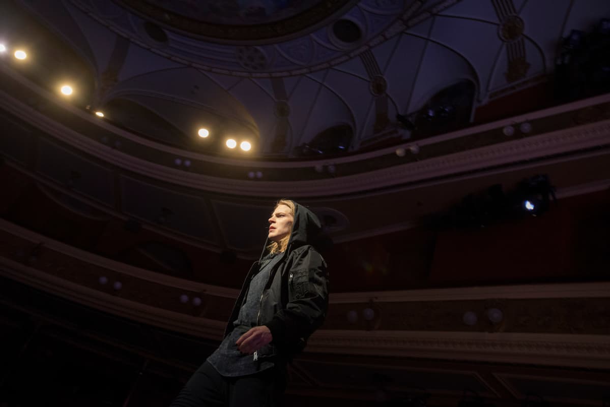Olli Riipisen mielestä Romeon avainrepliikki on: "Tuolla hän on." – Siinä näkyy ennen kaikkea Julia. Kohde, suunta ja määränpää ovat selkeät, Riipinen perustelee.