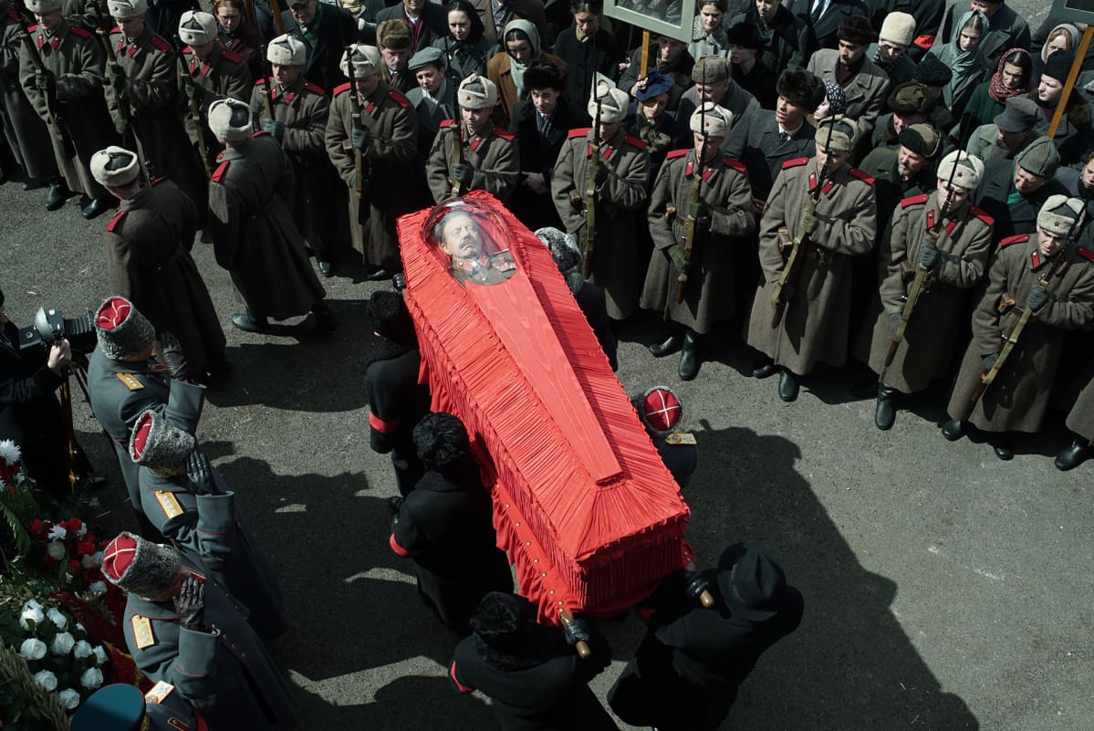 The Death of Stalin elokuvasta kohtauskuva.