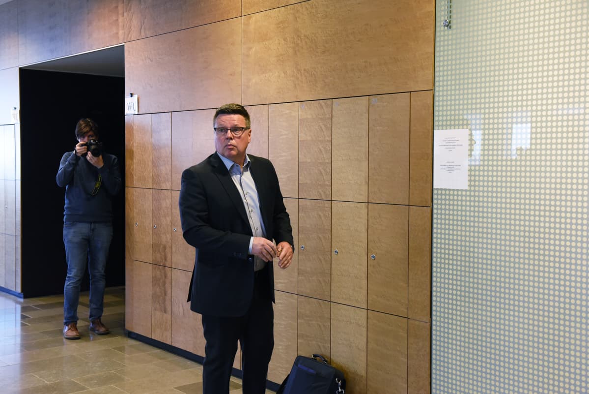 Jari Aarnio Helsingin hovioikeudessa 2. toukokuuta.