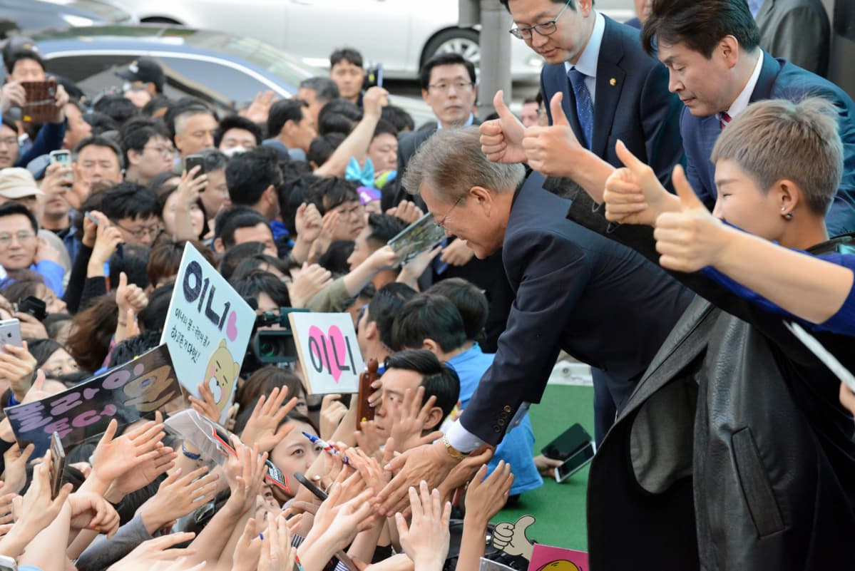 Moon Jae-in on luvannut paljon uusia työpaikkoja, mutta maan talouspolitiikan uskotaan jatkuvan ennallaan.