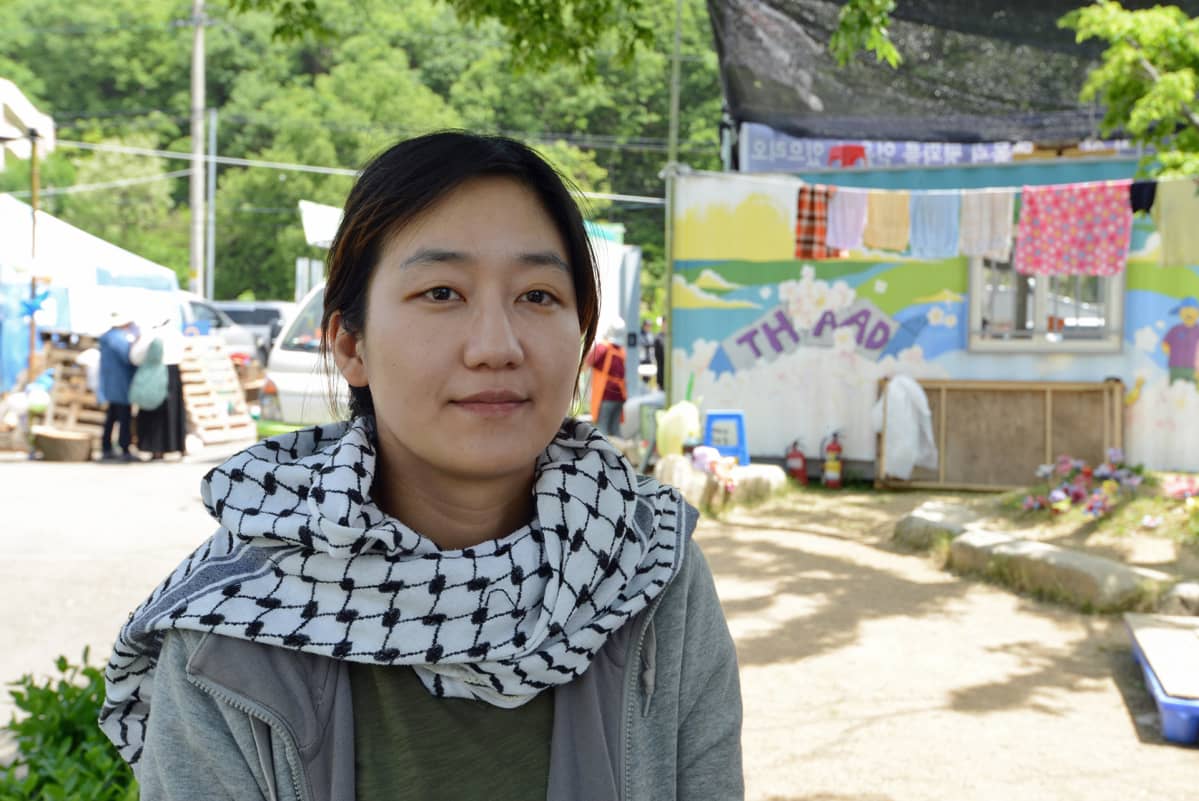 Rauhanaktivisti Hwang Soo-youngin mielestä Pohjois-Korean kanssa pitäisi neuvotella ilman torjuntaohjuksia.