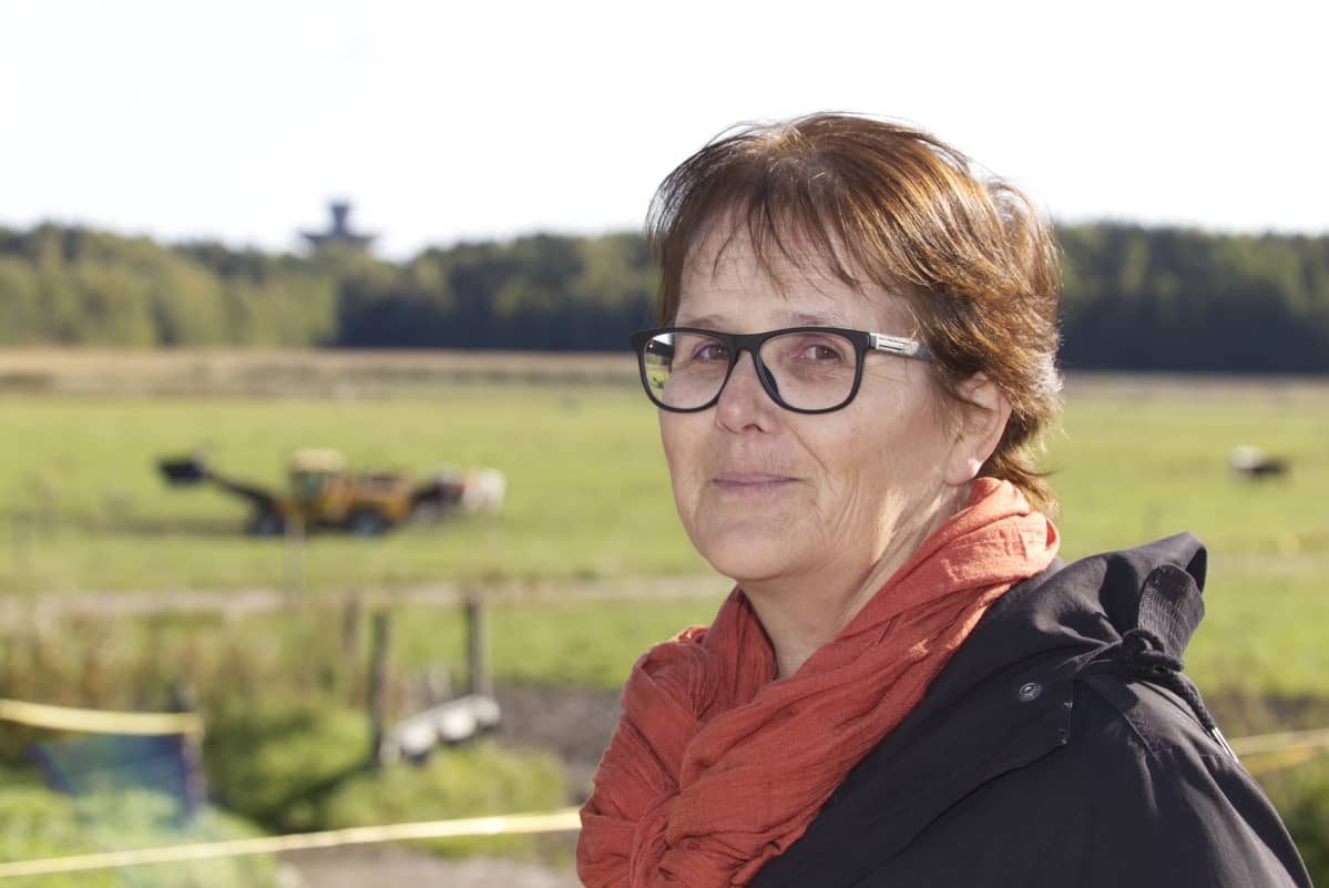 Professori Laura Alakukku puolilähikuvassa.