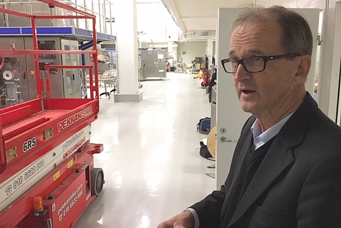 Raino Kukkonen työmaallaan Kouvolan Herkussa.