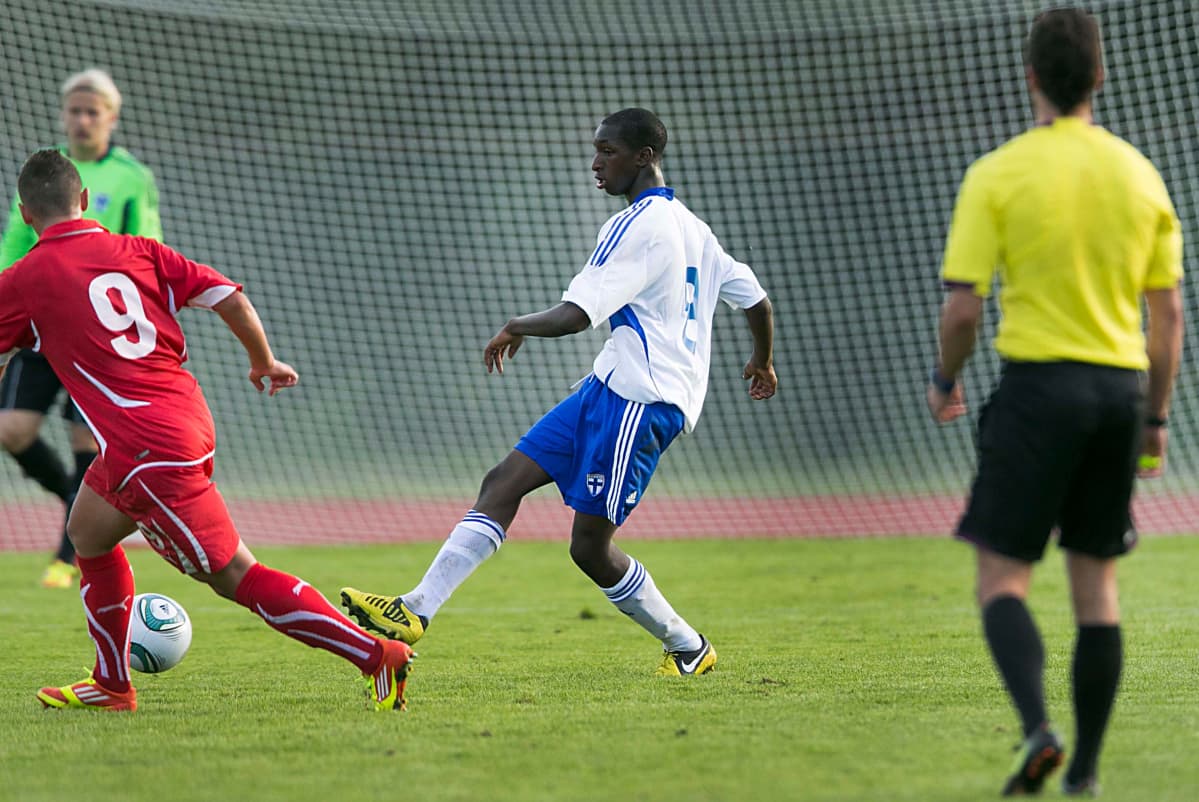 Glen Kamara 2012