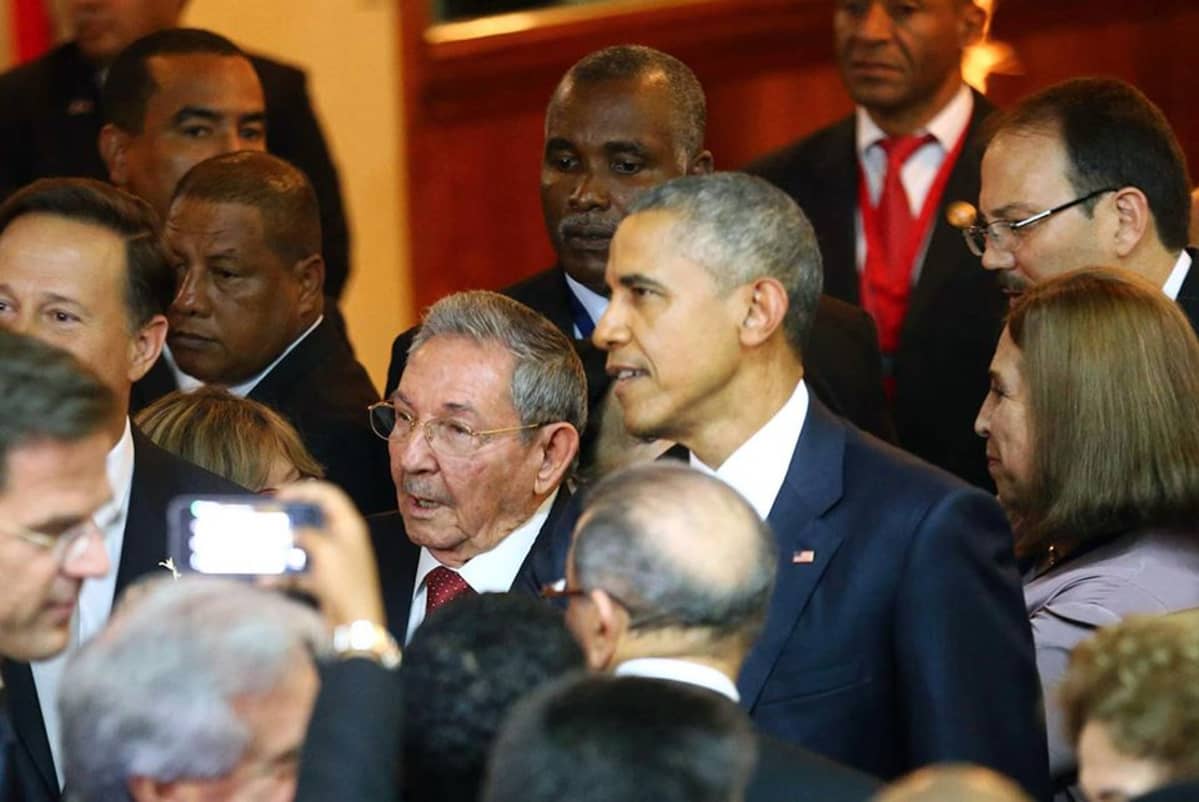 Kuuban presidentti Raúl Castro ja Yhdysvaltain presidentti Barack Obama Amerikan maiden maiden johtajien joukossa.