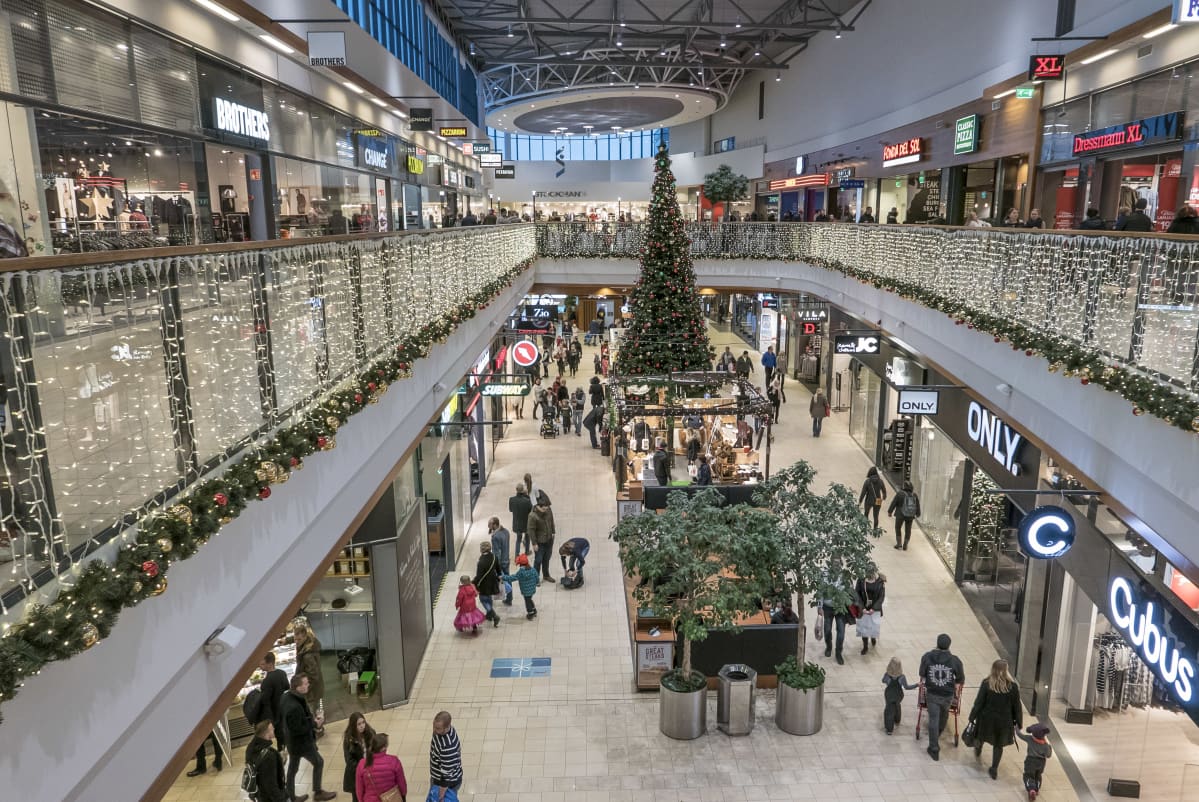 Vantaalainen kauppakeskus Jumbo.