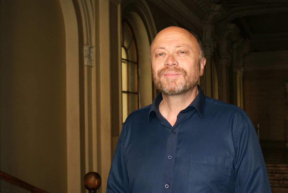 Professori Dmitri Travinin mukaan Venäjän vaaleja ei voi verrata länsimaisiin vaaleihin.